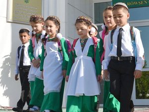 OKUWÇYNYŇ TÄZE OKUW ÝYLYNYŇ ÜSTÜNLIKLI GEÇMEGINI NÄDIP GAZANMALY?